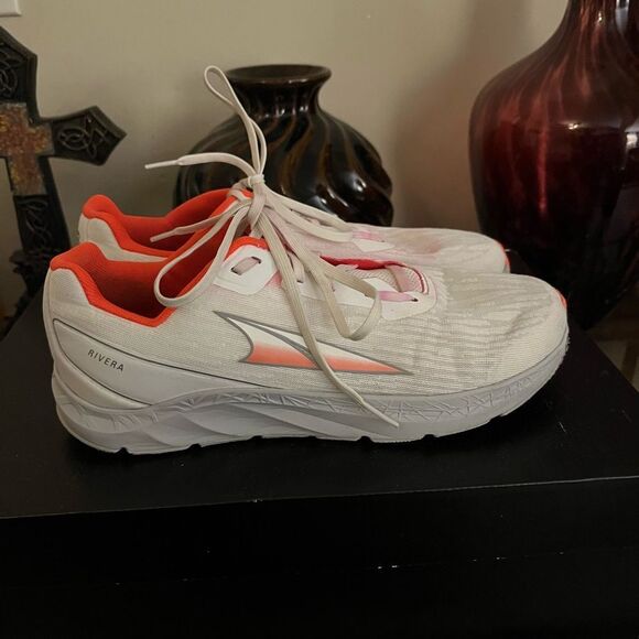 Altra Rivera White and Red Running Shoes size 9.5 - Picture 1 of 5